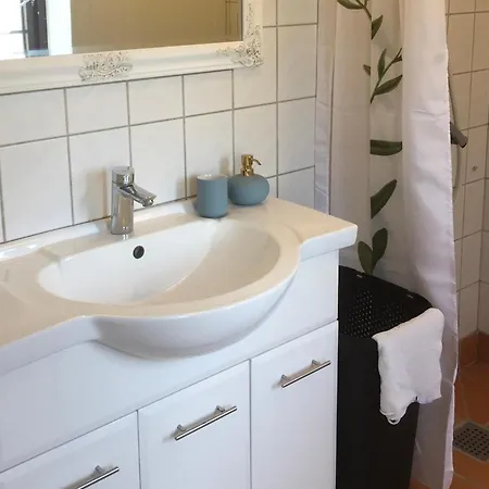 Ved Kongeaen Apartment